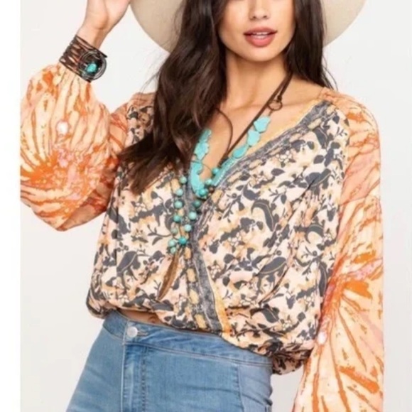 FREE PEOPLE BOHEMIAN PRINT CRUISIN TOGETHER FAUX WRAP V-NECK OVERSIZED TOP SZ XS - Picture 1 of 11